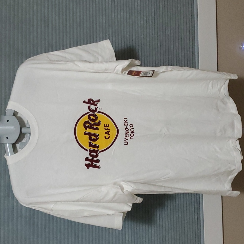 3/$30 - Hard Rock Cafe Tokyo T-shirt 2xl unisex  white burgundy yellow NWT
